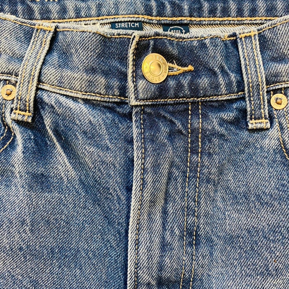 (SOLD )American Eagle Outfitters Blue Denim woman’s Jeans Sz 8 short/ext stretch - Picture 3 of 6